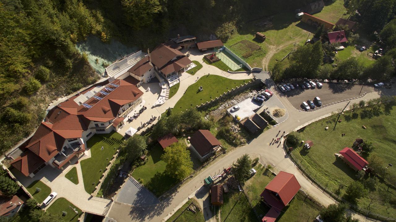 Pensiunea Perla Martiniei Nsd Exterior photo