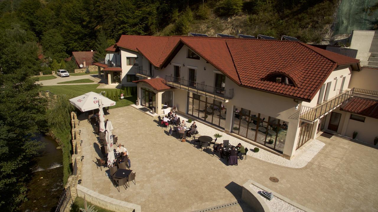 Pensiunea Perla Martiniei Nsd Exterior photo